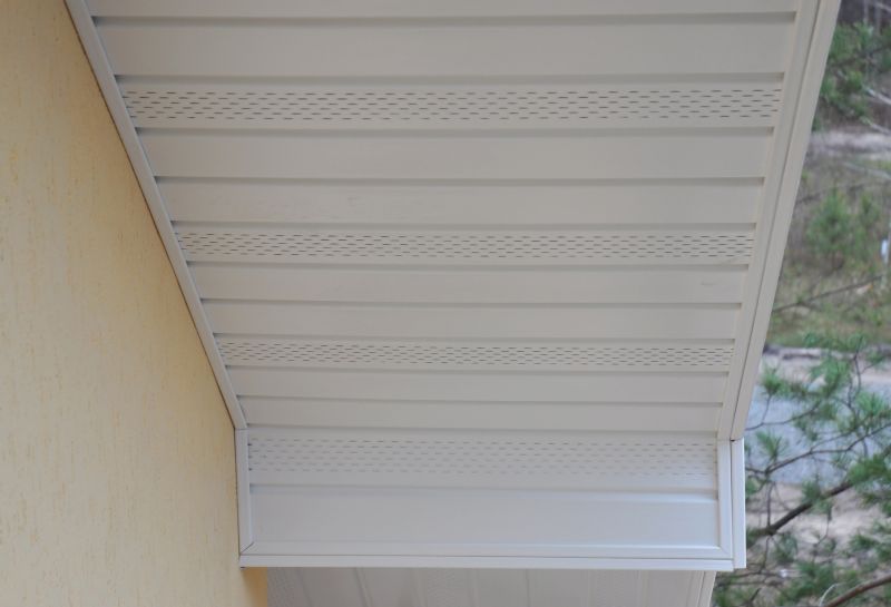 Cedar Siding Staining in Boulder, CO